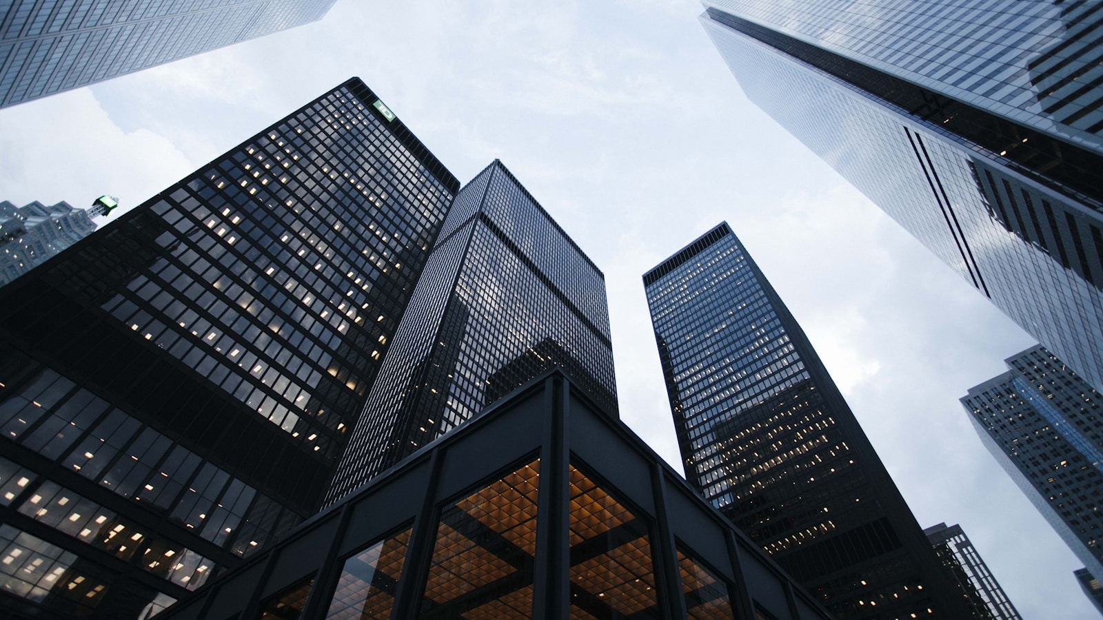 RWI Global - Institutional Advisory